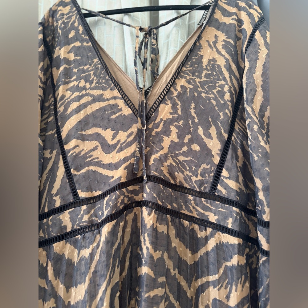 Long, detailed V-neck tieback maxi dress